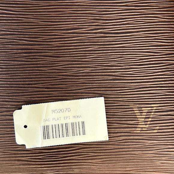 Louis Vuitton Plat Epi Moka ✨Mint condition.✨ - Picture 6 of 9
